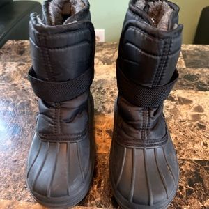 Children’s Place size 10 black Little kid winter boots